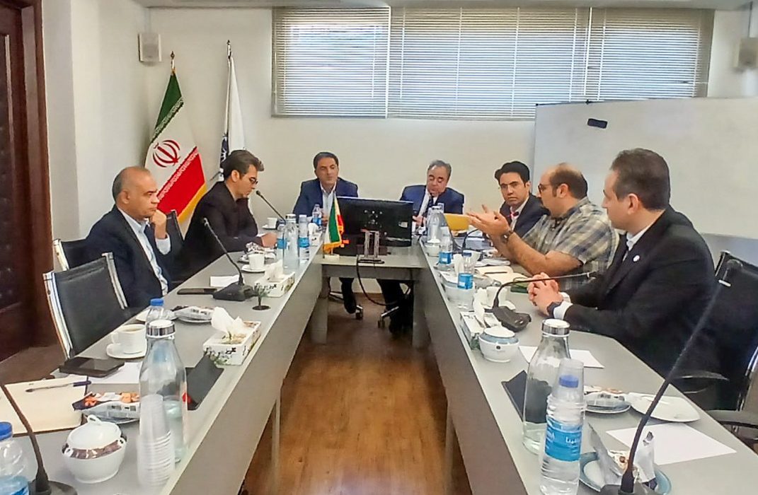 در چهاردهمین جلسه کمیسیون «دانش بنیان، اقتصاد دیجیتال و هوش مصنوعی» اتاق مشهد مطرح شد؛