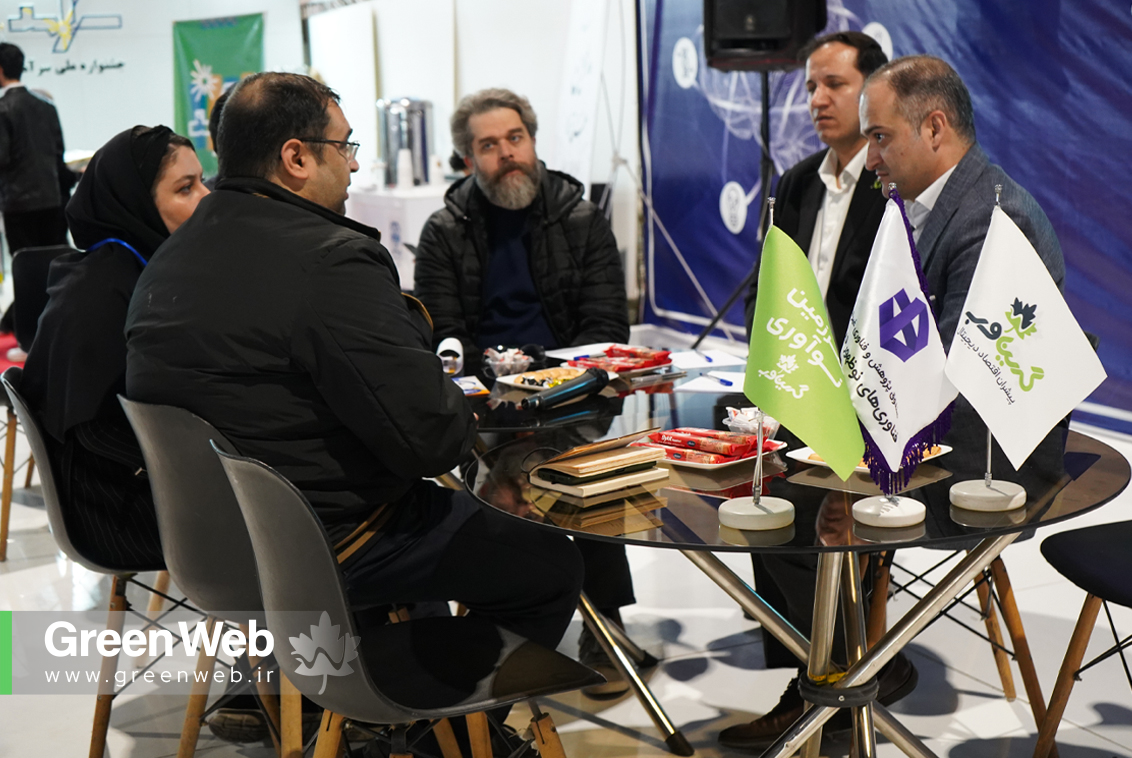 میز مشاوره گرین وب در نمایشگاه هفته پژوهش و فناوری