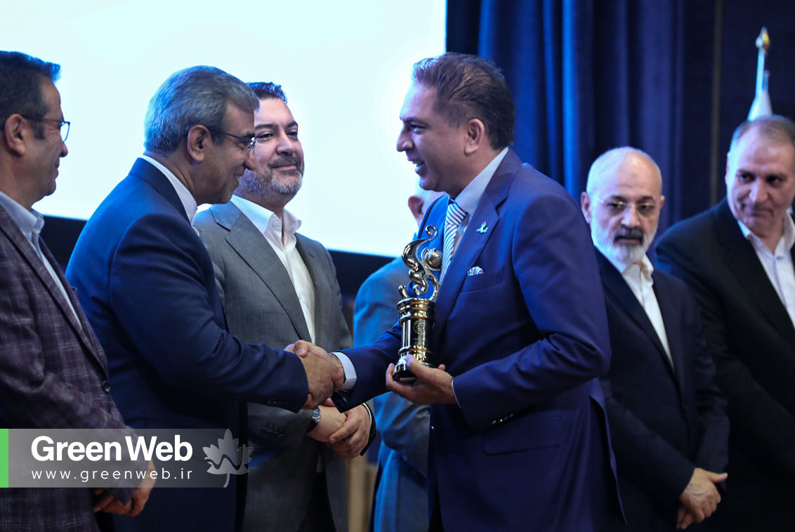 تجلیل از صادرکنندگان نمونه ملی و استانی خراسان رضوی