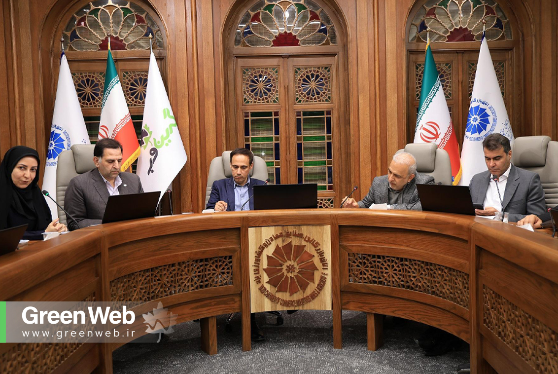 نشست با فعالان اقتصادی در اتاق بازرگانی استان یزد